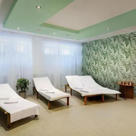 فندق Hotel Ski ديمانوفْشكا دولِنا
